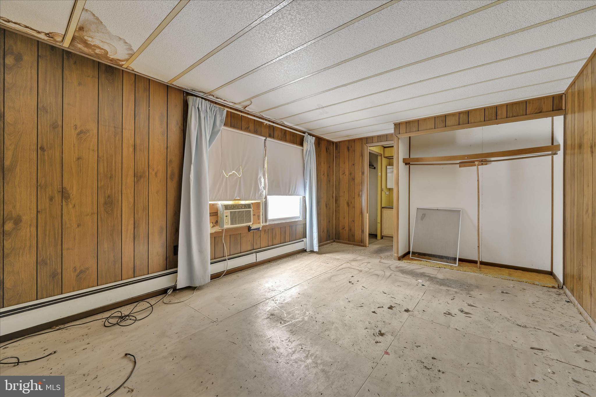 283 Pleasant Valley Road New Ringgold, PA 17960 - Photo 17 of 36 Bedroom