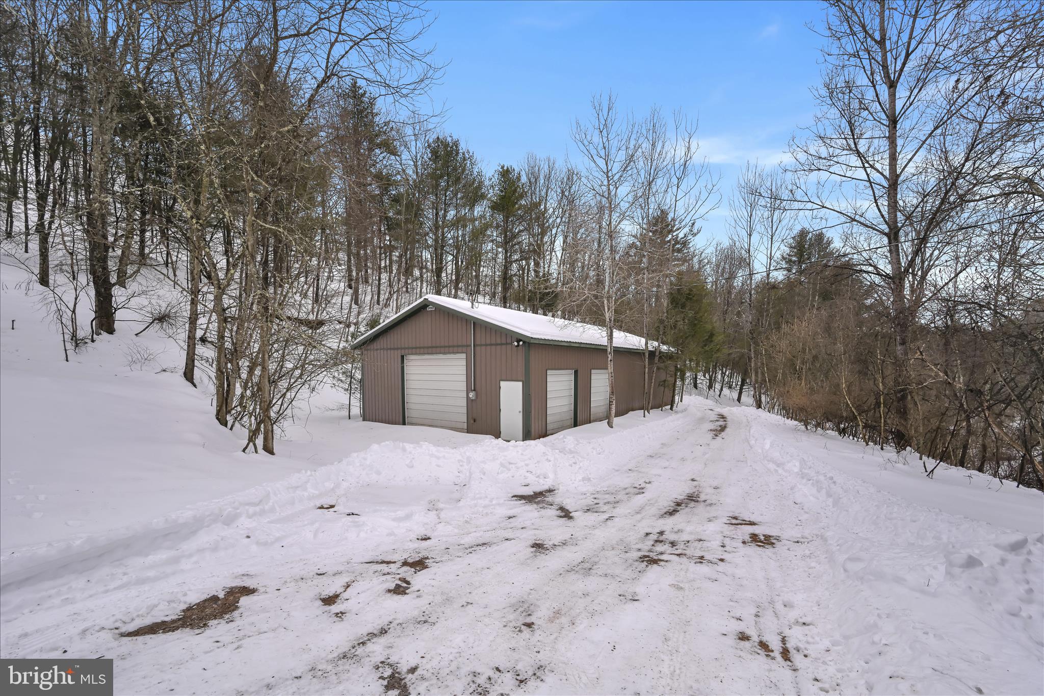 283 Pleasant Valley Road New Ringgold, PA 17960 - Photo 32 of 36 Garage