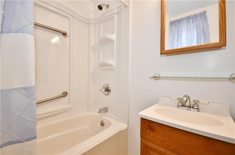 240 East Willock Road Pittsburgh, PA 15227 - Photo 14 of 25 Gallery Image 14