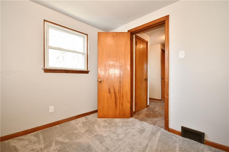 240 East Willock Road Pittsburgh, PA 15227 - Photo 18 of 25 Gallery Image 18