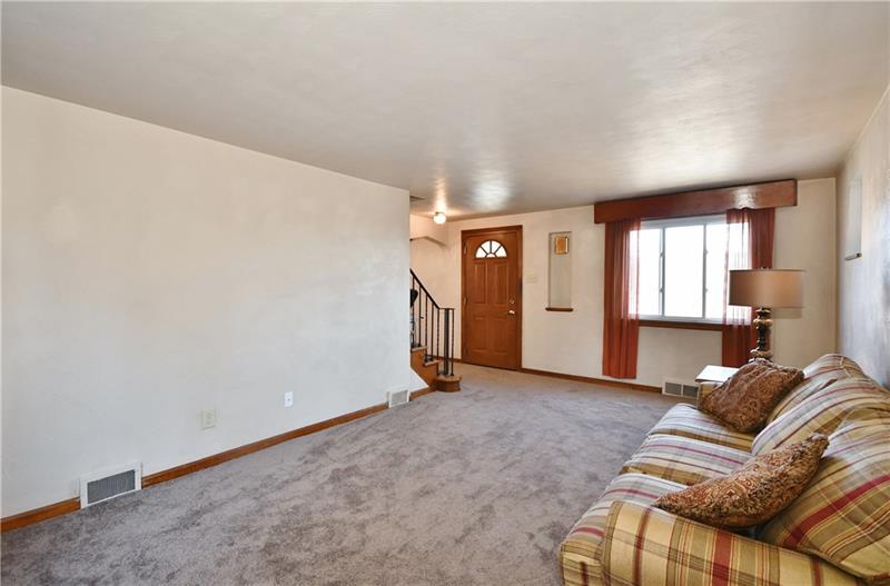 240 East Willock Road Pittsburgh, PA 15227 - Photo 3 of 25 Gallery Image 3