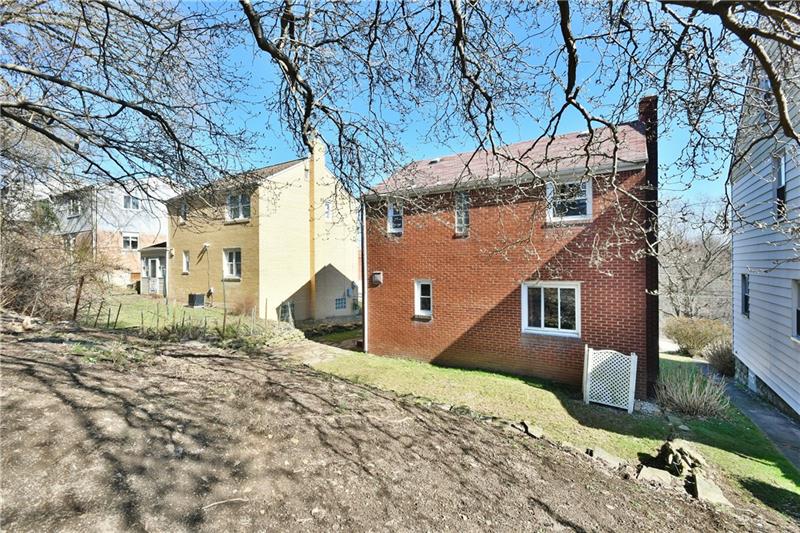 240 East Willock Road Pittsburgh, PA 15227 - Photo 22 of 25 Gallery Image 22