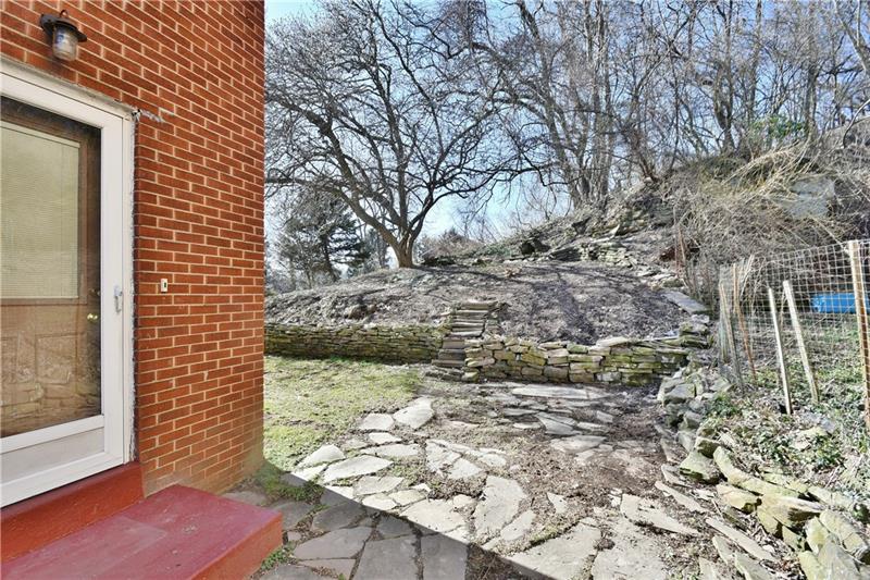 240 East Willock Road Pittsburgh, PA 15227 - Photo 23 of 25 Gallery Image 23