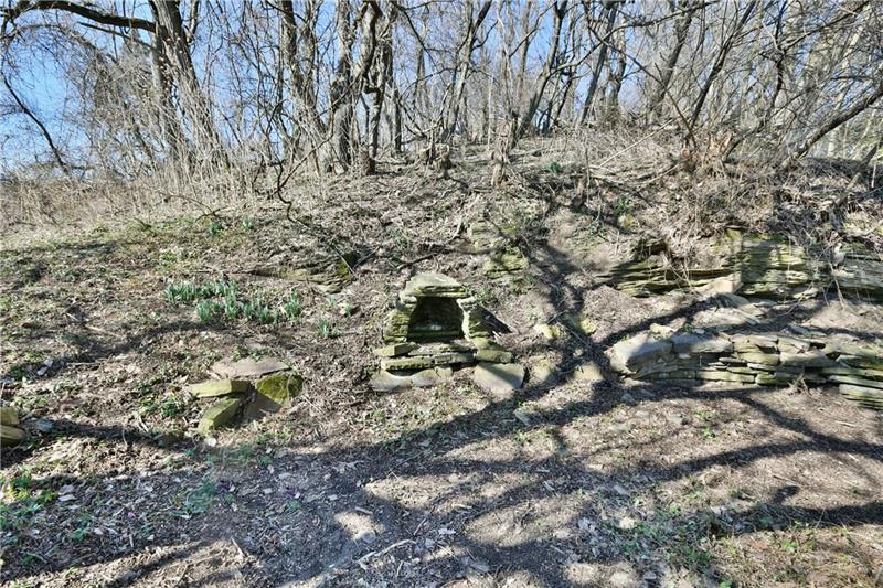 240 East Willock Road Pittsburgh, PA 15227 - Photo 24 of 25 Gallery Image 24