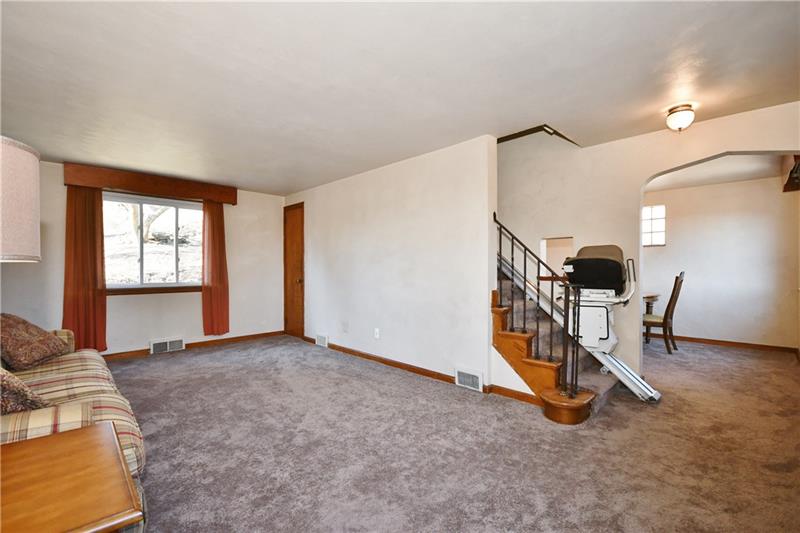 240 East Willock Road Pittsburgh, PA 15227 - Photo 5 of 25 Gallery Image 5