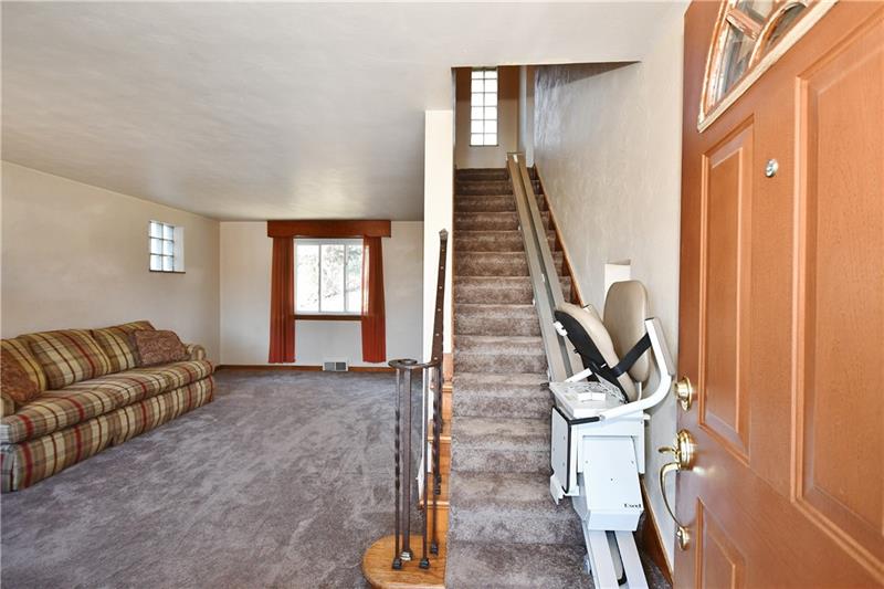240 East Willock Road Pittsburgh, PA 15227 - Photo 7 of 25 Gallery Image 7