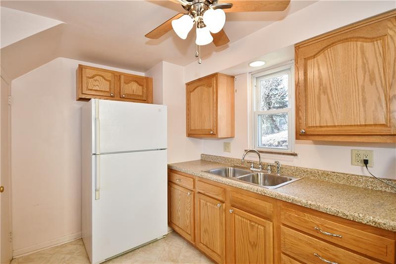 240 East Willock Road Pittsburgh, PA 15227 - Photo 9 of 25 Gallery Image 9