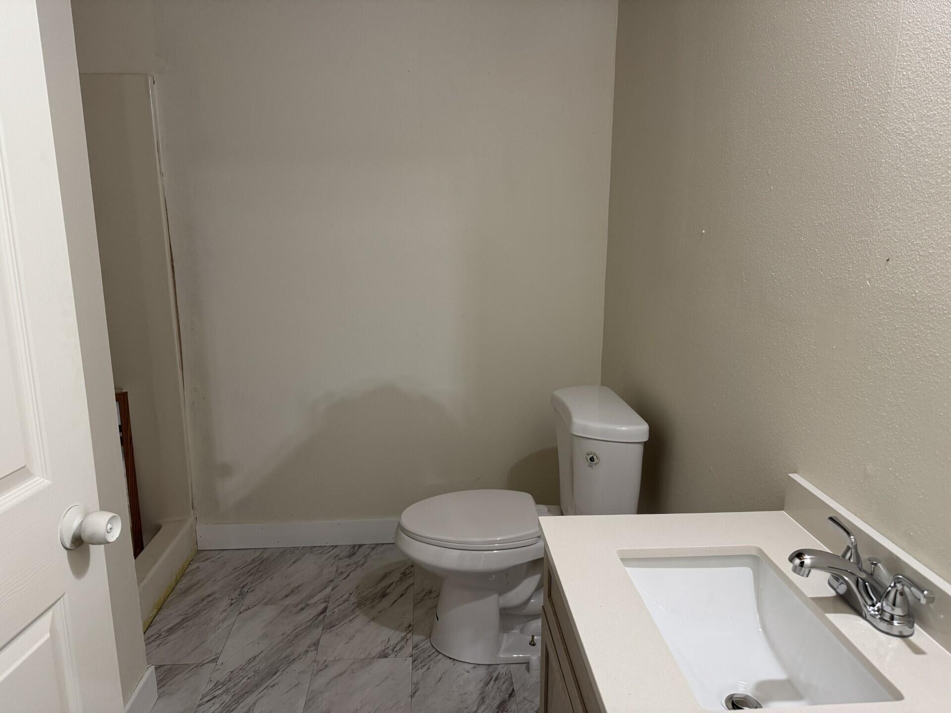 4602 17th Street Racine, WI 53405 - Photo 11 of 12 lower full bath