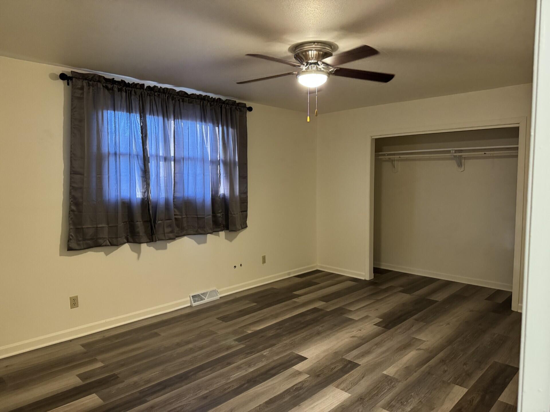 4602 17th Street Racine, WI 53405 - Photo 7 of 12 Primary