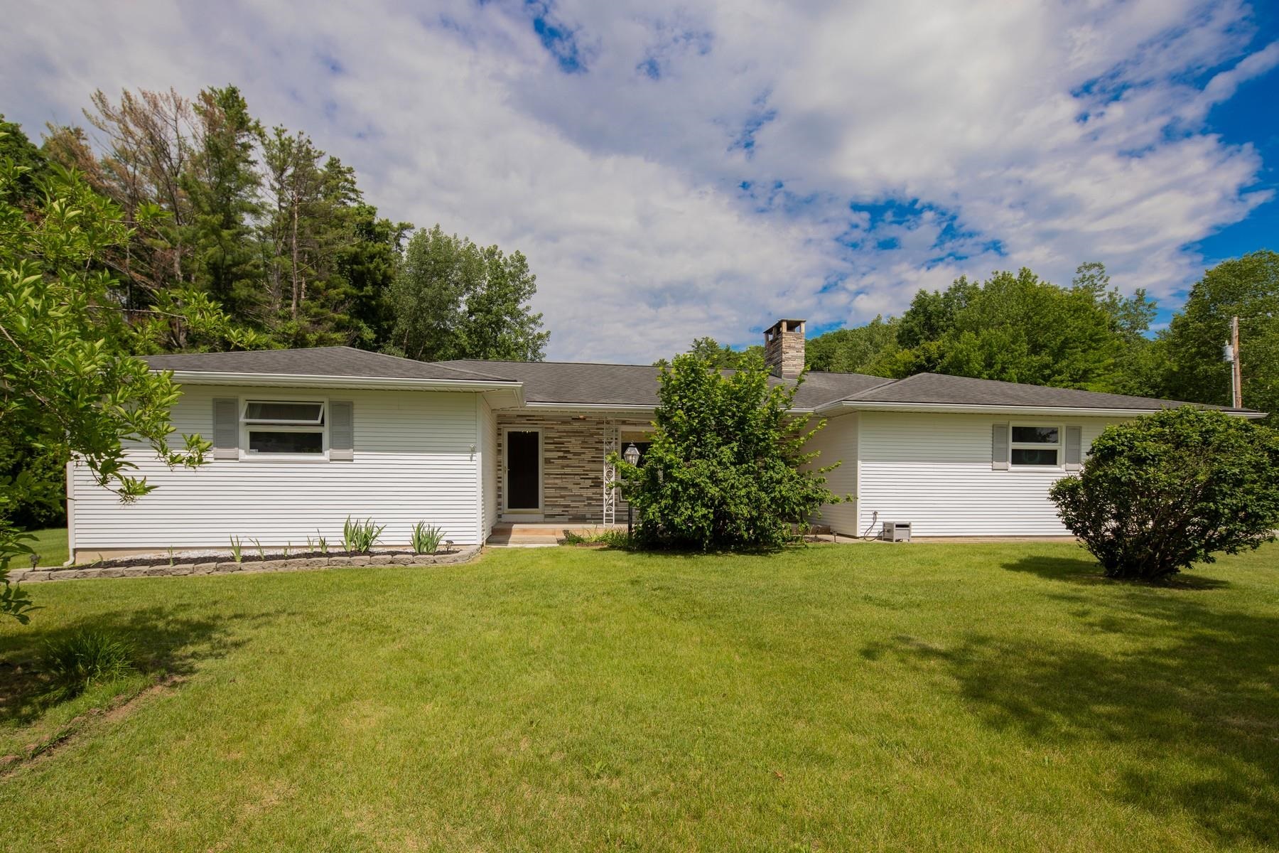 125 Maplewood Drive Rutland Town, VT 05736 - Photo 4 of 32