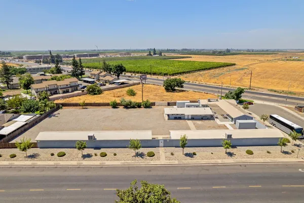 $2,100,000 | 638 West Kern Street, Dinuba, CA 93618