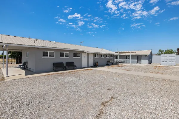 $2,100,000 | 638 West Kern Street, Dinuba, CA 93618