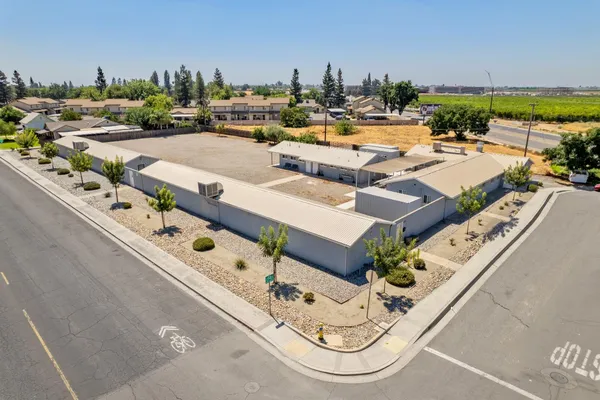 $2,100,000 | 638 West Kern Street, Dinuba, CA 93618