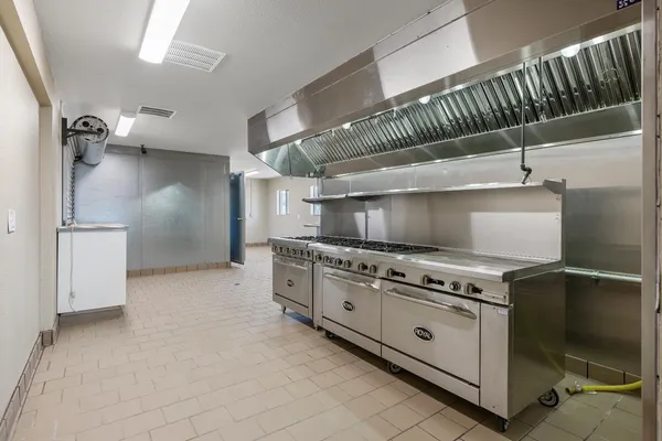 $2,100,000 | 638 West Kern Street, Dinuba, CA 93618