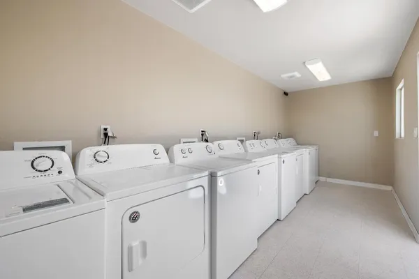 $2,100,000 | 638 West Kern Street, Dinuba, CA 93618