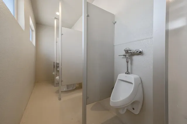 $2,400,000 | 638 West Kern Street, Dinuba, CA 93618