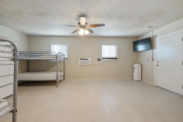 $2,100,000 | 638 West Kern Street, Dinuba, CA 93618