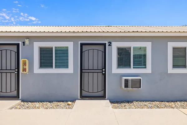 $2,100,000 | 638 West Kern Street, Dinuba, CA 93618