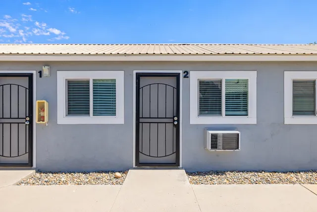 $2,400,000 | 638 West Kern Street, Dinuba, CA 93618