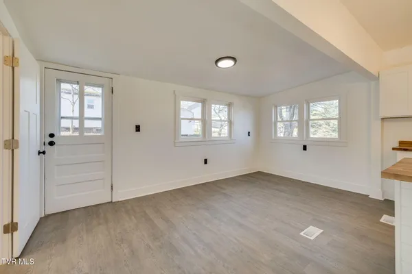 $259,000 | 520 Sycamore Gardens Street, Elizabethton, TN 37643