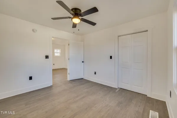 $259,000 | 520 Sycamore Gardens Street, Elizabethton, TN 37643