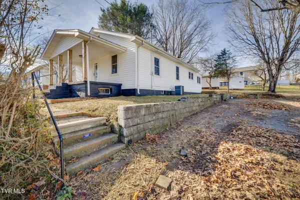 $259,000 | 520 Sycamore Gardens Street, Elizabethton, TN 37643