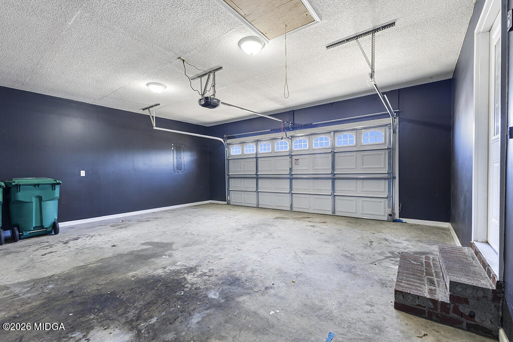 103 Echeconnee Ridge Road Warner Robins, GA 31093 - Photo 25 of 25 Garage