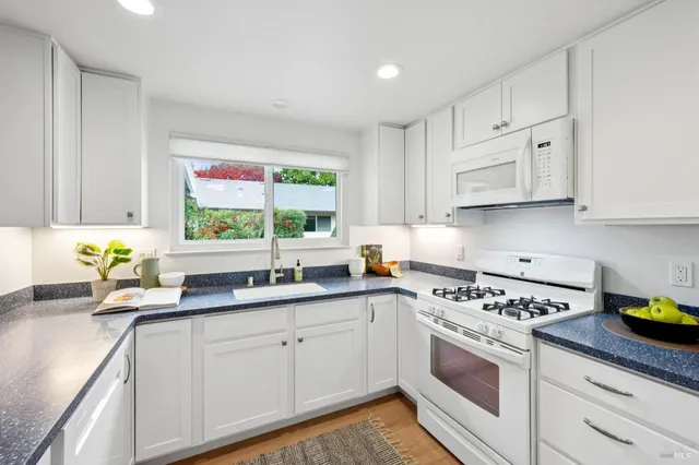 $635,000 | 6550 Meadowridge Drive, Santa Rosa, CA 95409