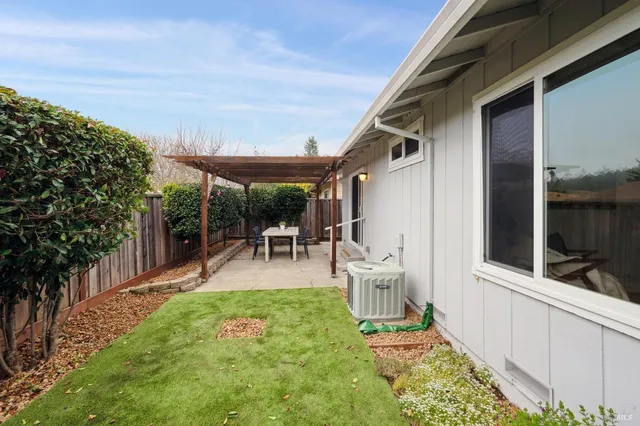 $635,000 | 6550 Meadowridge Drive, Santa Rosa, CA 95409