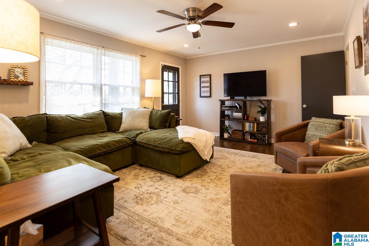 908 Ridgewood Circle Birmingham, AL 35235 - Photo 3 of 57