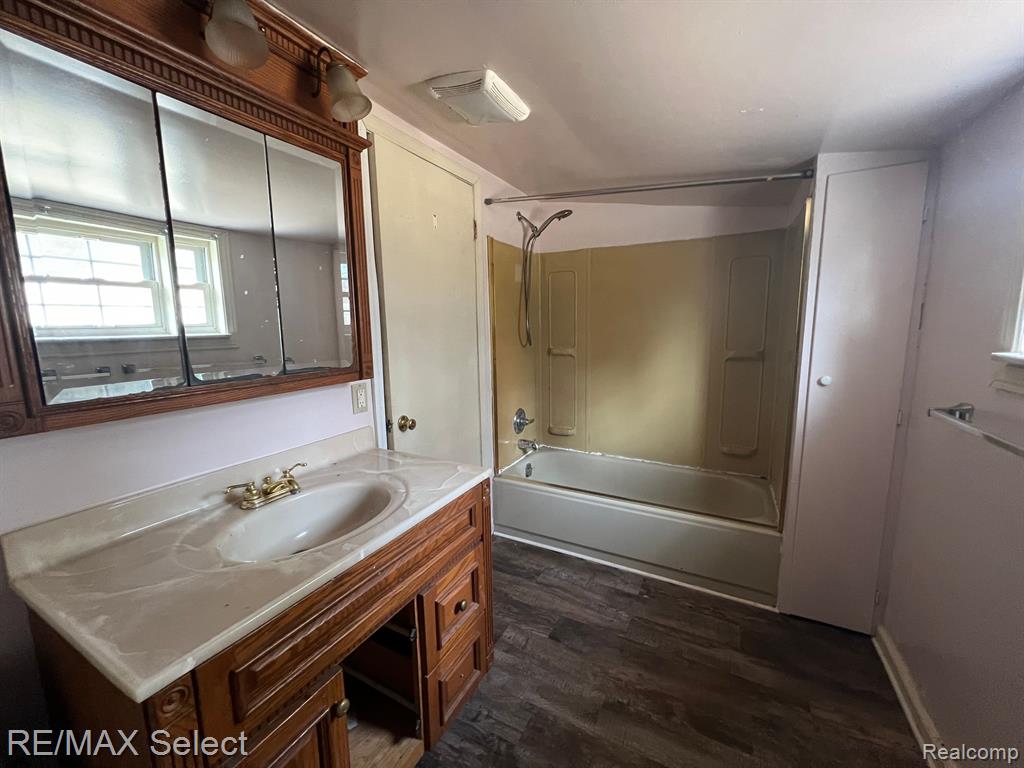 3211 South Center Road Burton, MI 48519 - Photo 24 of 30