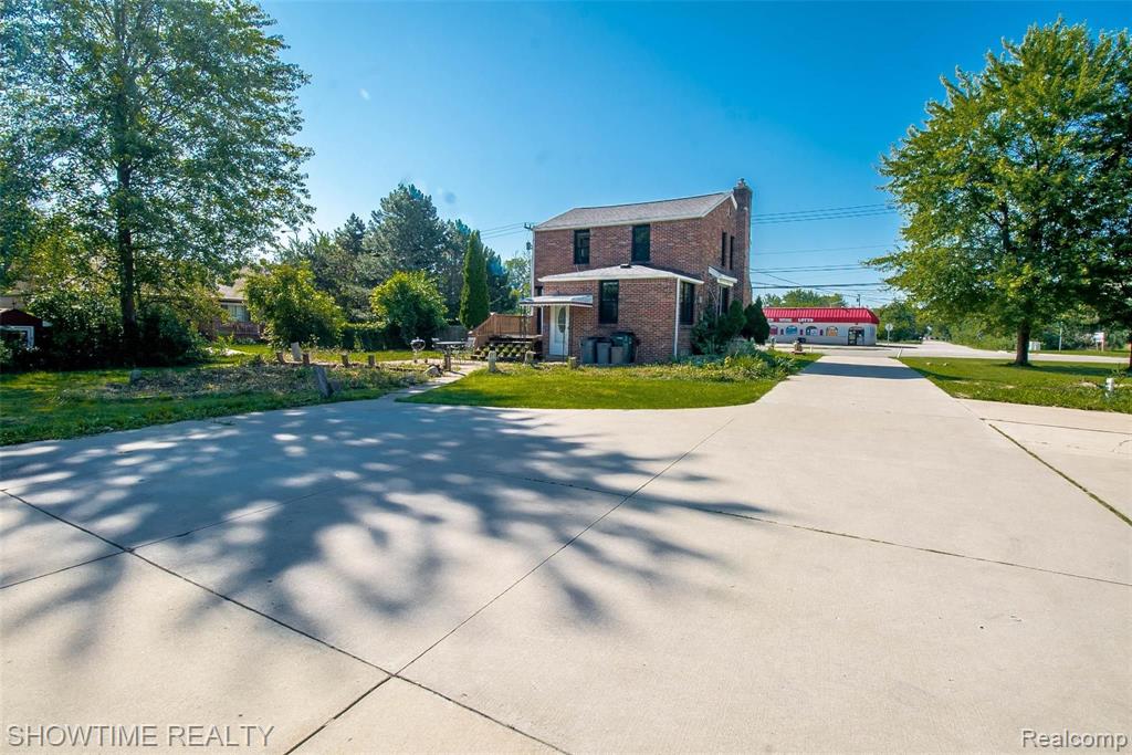 2559 East Maple Road Troy, MI 48083 - Photo 13 of 14