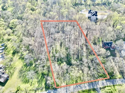 $290,000 | 110 Lakeside Park Drive, Hendersonville, TN 37075