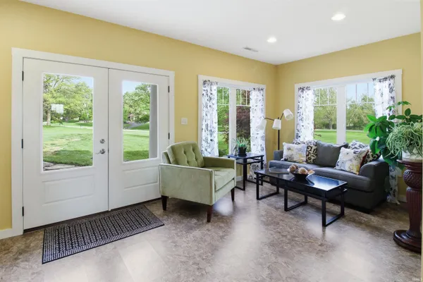 $535,000 | 1120 River Road, Bluffton, IN 46714
