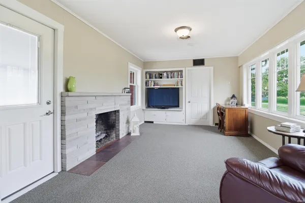 $535,000 | 1120 River Road, Bluffton, IN 46714