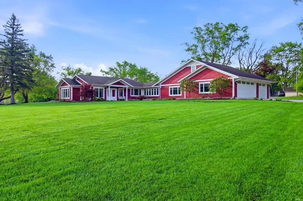 $535,000 | 1120 River Road, Bluffton, IN 46714