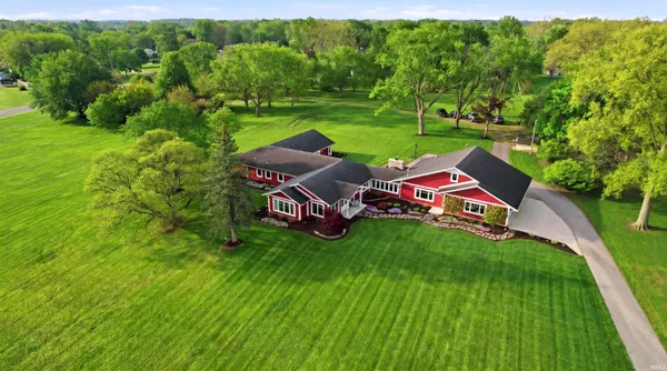 $535,000 | 1120 River Road, Bluffton, IN 46714