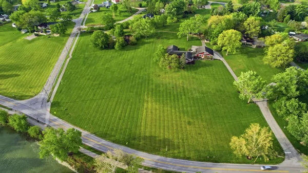 $535,000 | 1120 River Road, Bluffton, IN 46714