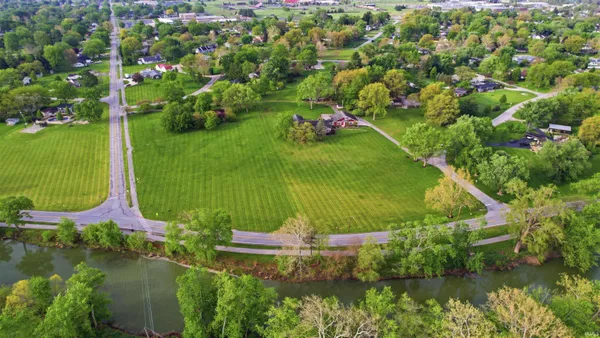 $535,000 | 1120 River Road, Bluffton, IN 46714
