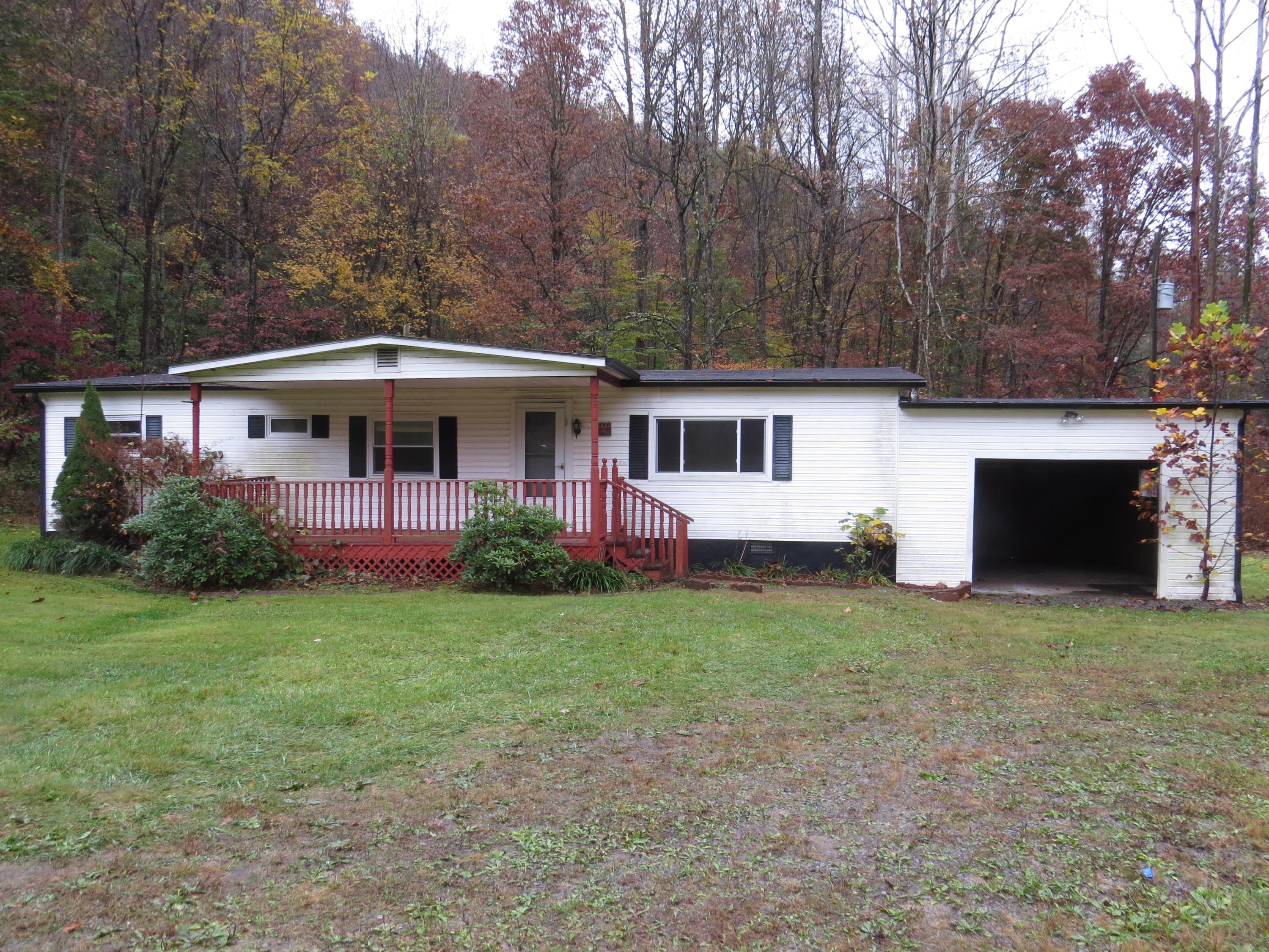 1805 Treetop Road Appalachia, VA 24216 - Photo 1 of 22 Front View