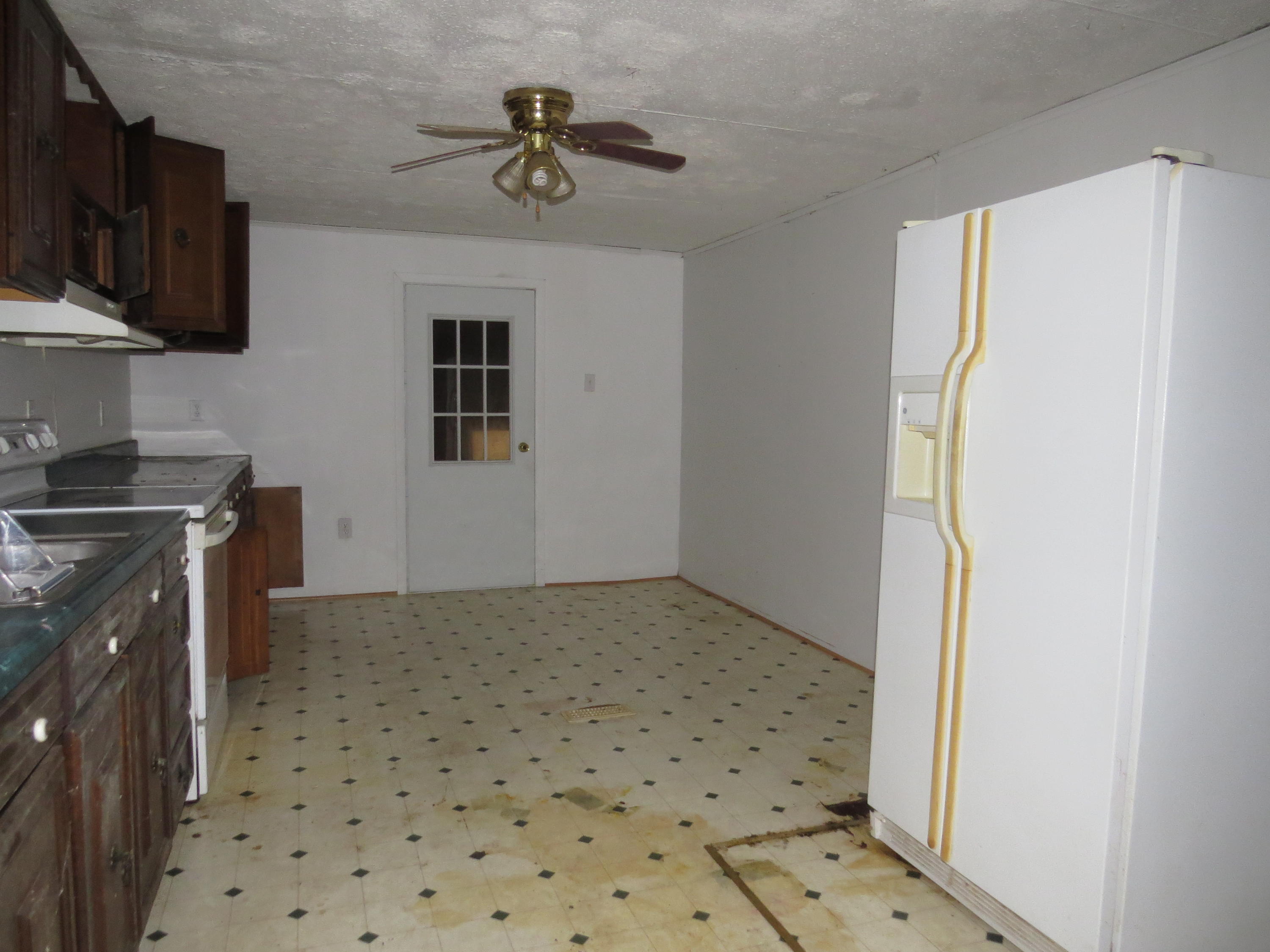 1805 Treetop Road Appalachia, VA 24216 - Photo 12 of 22 Kitchen