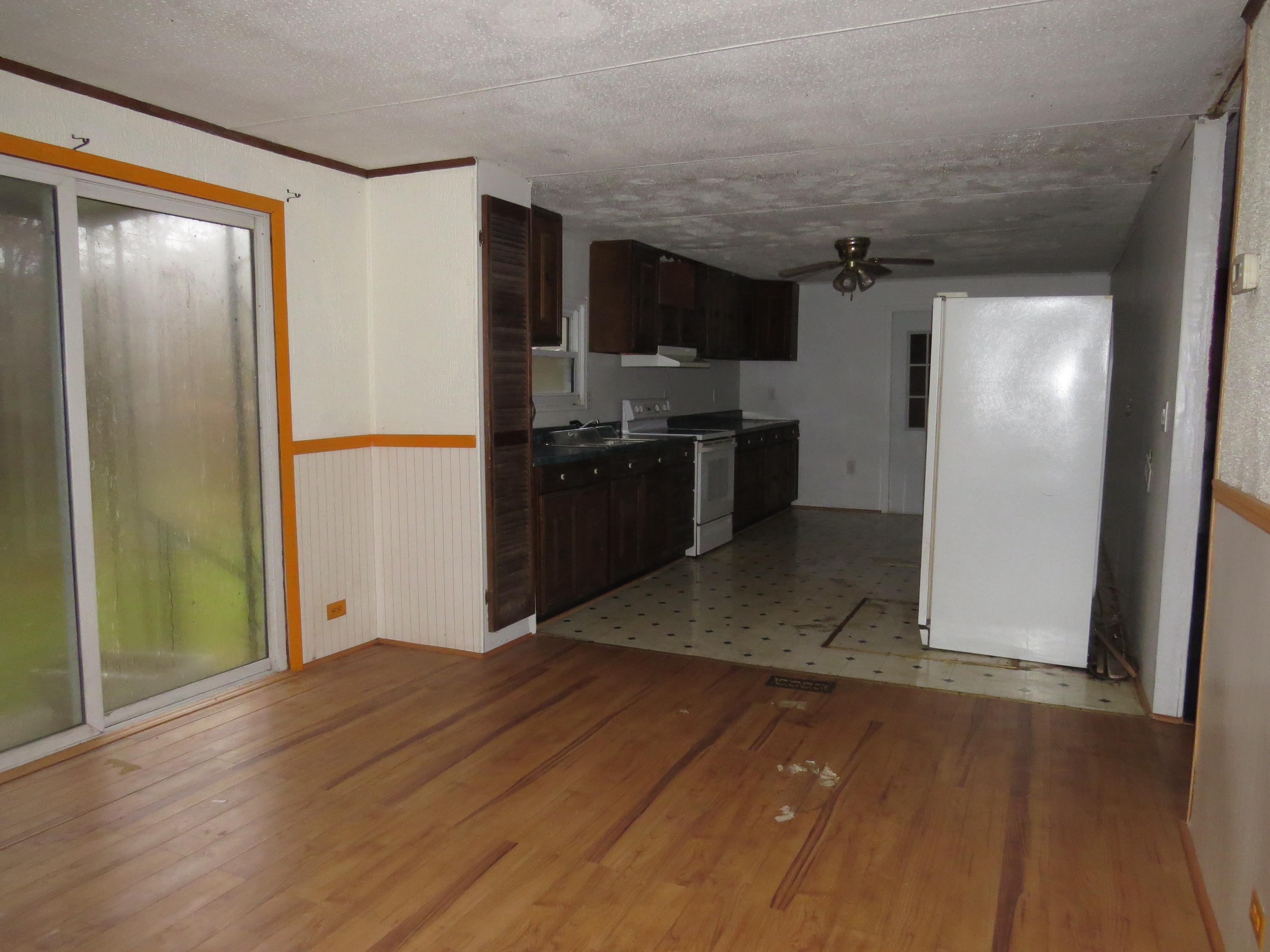 1805 Treetop Road Appalachia, VA 24216 - Photo 14 of 22 Kitchen/Dining