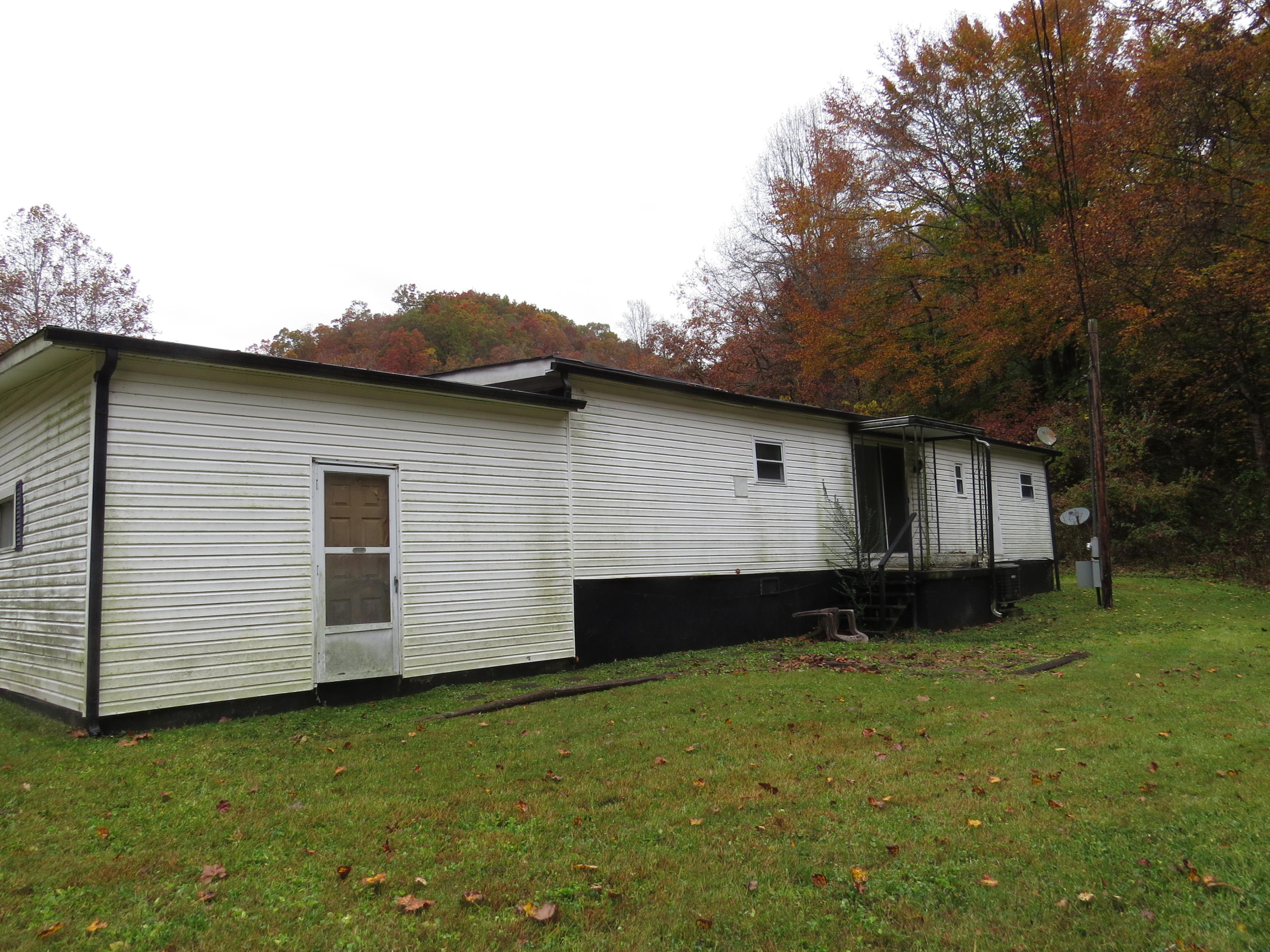1805 Treetop Road Appalachia, VA 24216 - Photo 3 of 22 Rear View