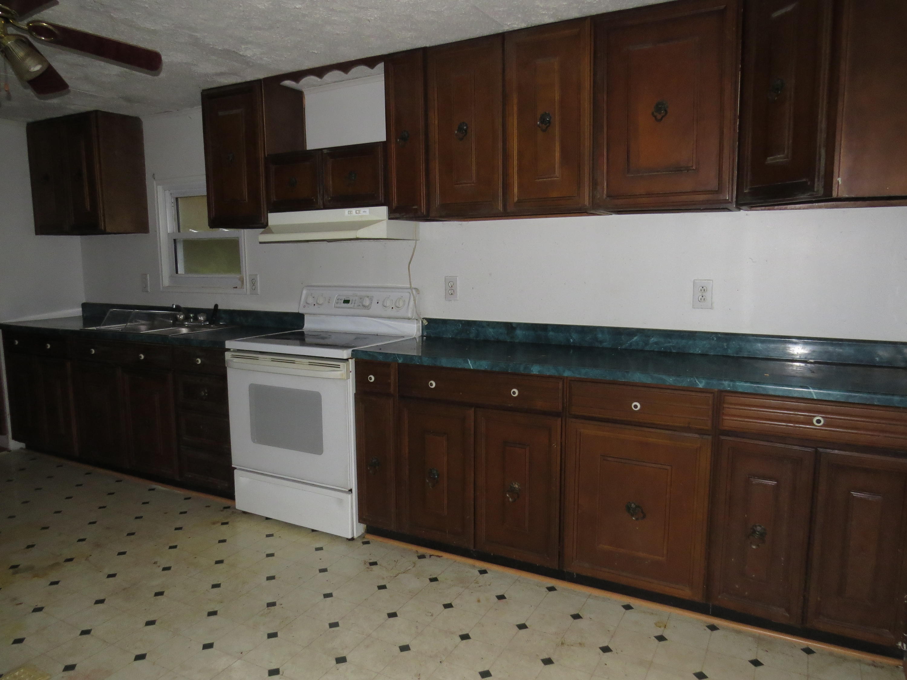 1805 Treetop Road Appalachia, VA 24216 - Photo 8 of 22 Kitchen