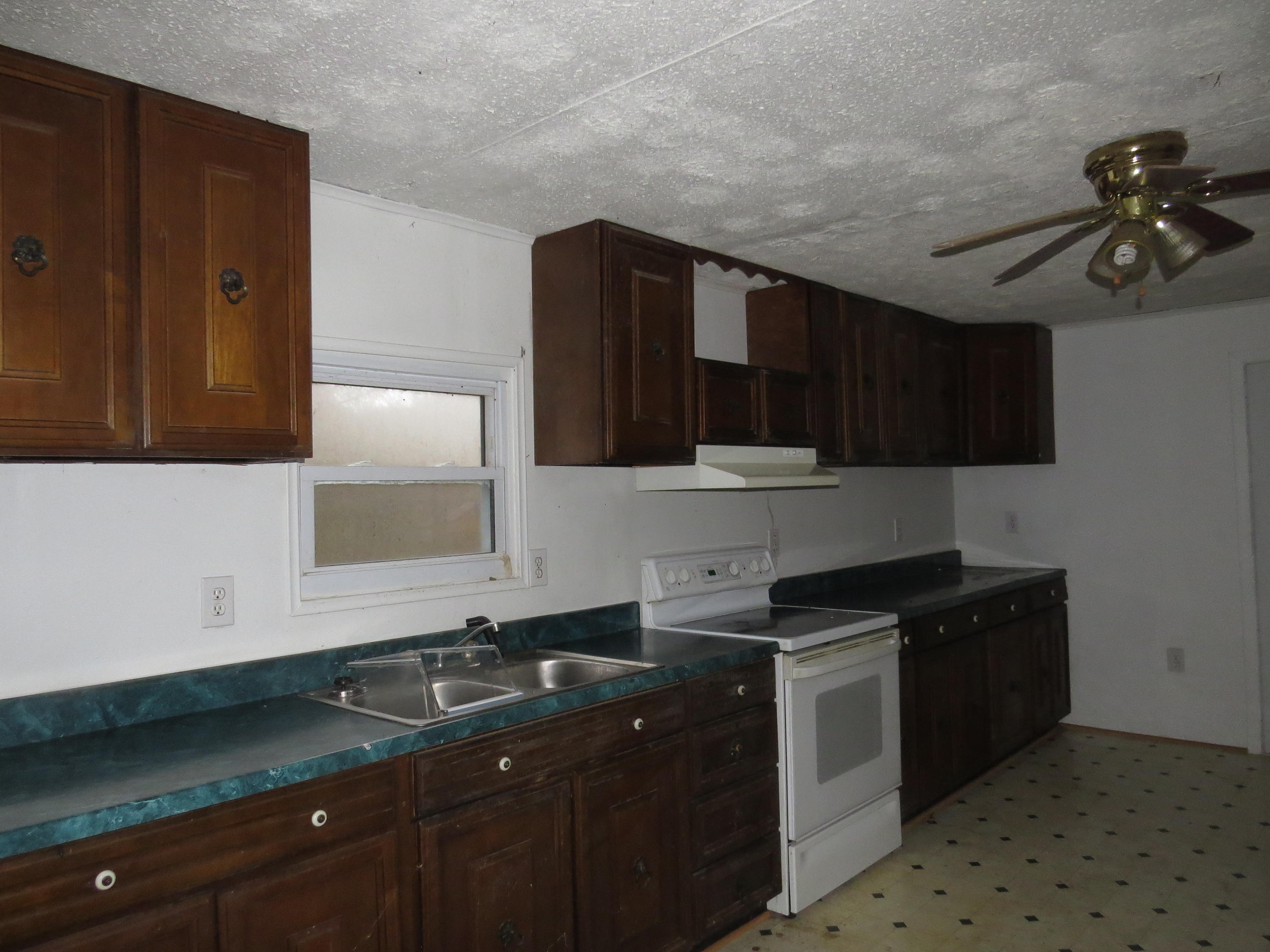 1805 Treetop Road Appalachia, VA 24216 - Photo 9 of 22 Kitchen