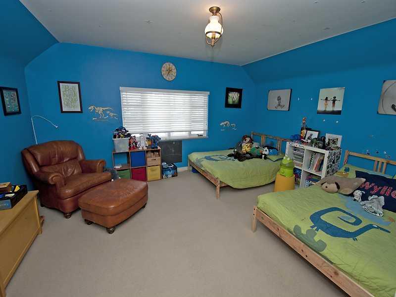 709 West Waldheim Road Fox Chapel, PA 15215 - Photo 11 of 18 Bedroom.