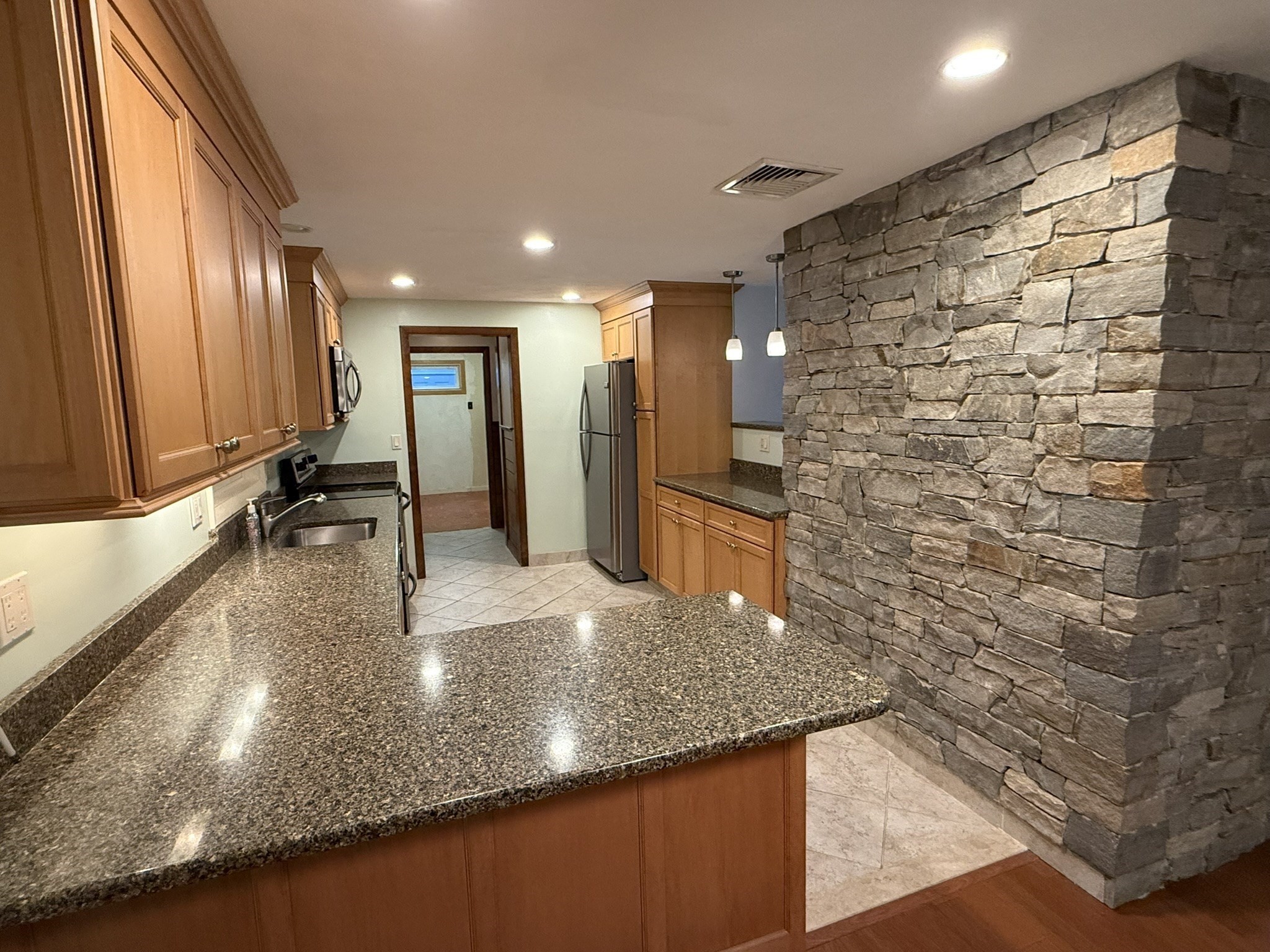 24 Wedgemere Road Beverly, MA 01915 - Photo 6 of 41 Gallery Image 6