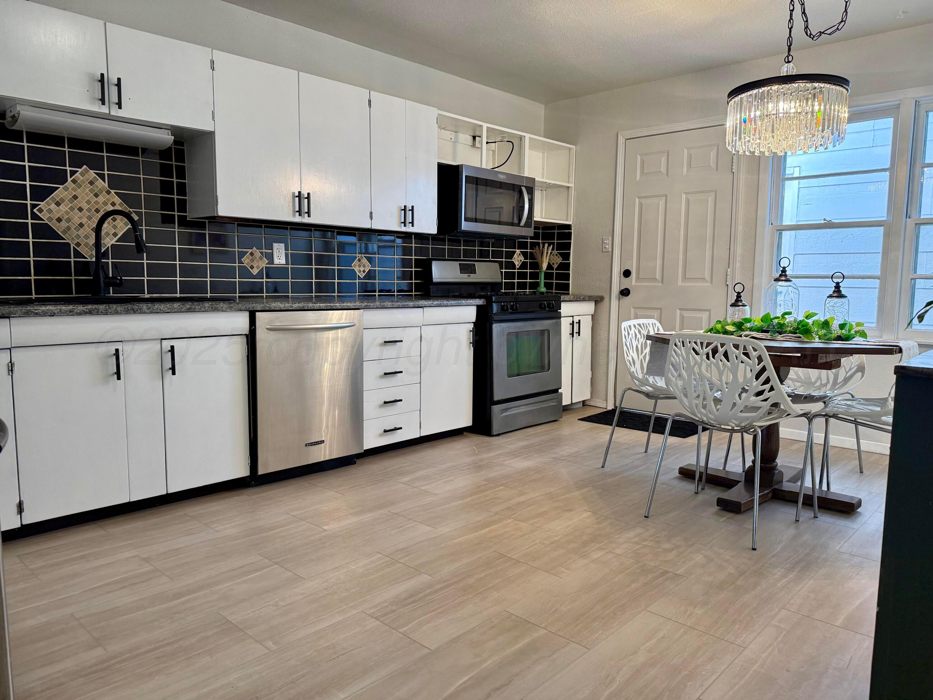 200 Teague Street Borger, TX 79007 - Photo 12 of 30 Kitchen