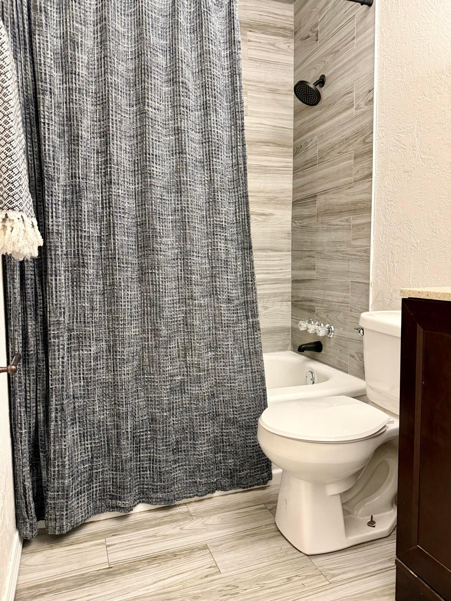 200 Teague Street Borger, TX 79007 - Photo 26 of 30 Bathroom