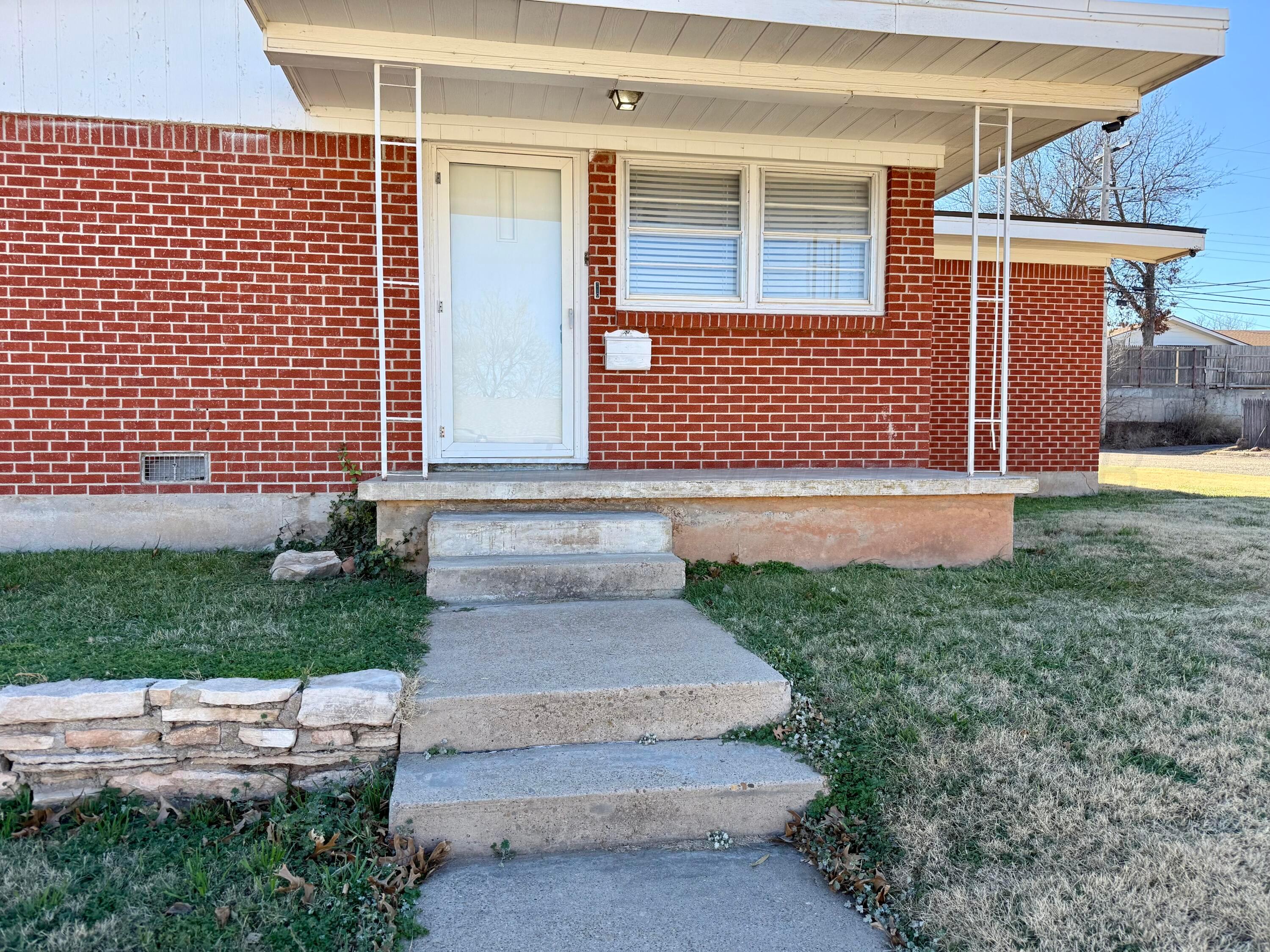 200 Teague Street Borger, TX 79007 - Photo 3 of 30 Front